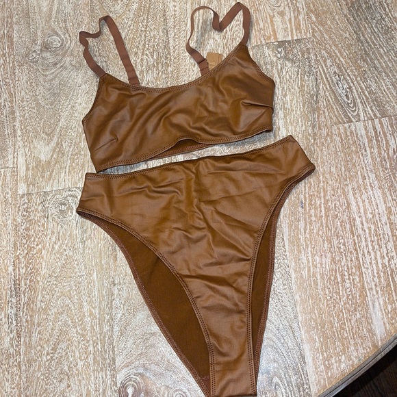 NWT SKIMS BRALETTE & PANTY SET *COPPER* RARE COLOR